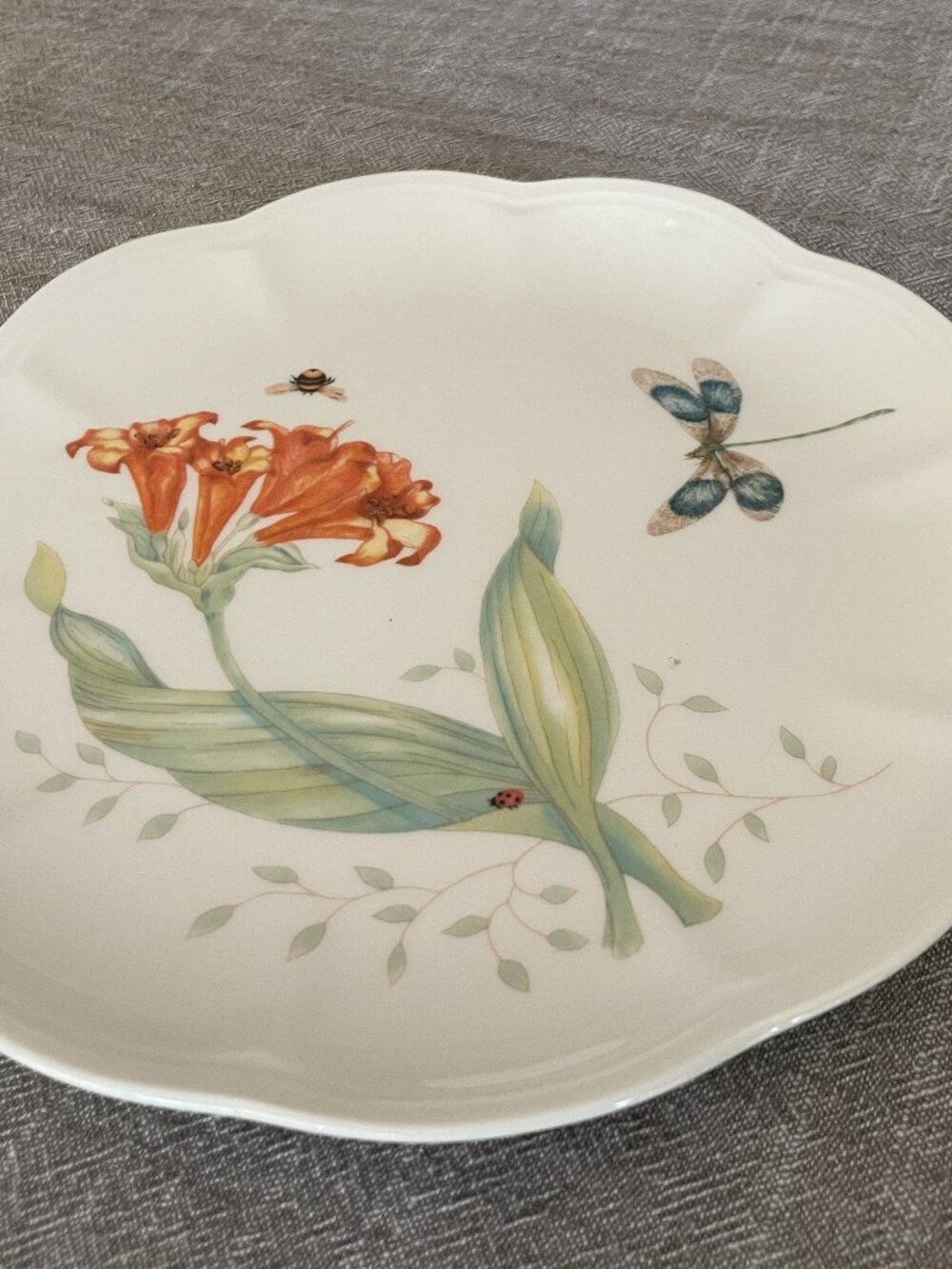 Lenox - Butterfly Meadow - 9 inch Salad / Dessert Plates Ceramic Collectible!